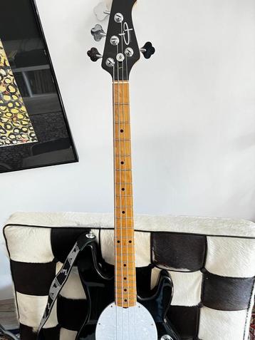 OLP by ernie ball stingray. 4 snarig.  beschikbaar voor biedingen