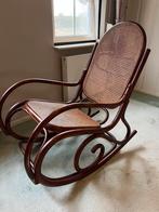 Houten schommelstoel met rotan zitting, Huis en Inrichting, Stoelen, Ophalen, Riet of Rotan, Gebruikt, Bruin