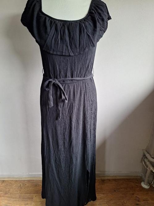 Lange zwarte stretch jurk van True Spirit, maat M/L, Kleding | Dames, Jurken, Zo goed als nieuw, Maat 38/40 (M), Zwart, Onder de knie