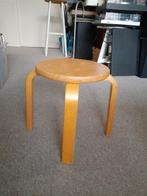 Krukje plywood kleine Frosta Artek Ikea vintage - nette st., Huis en Inrichting, Krukjes, Ophalen, Gebruikt, Hout