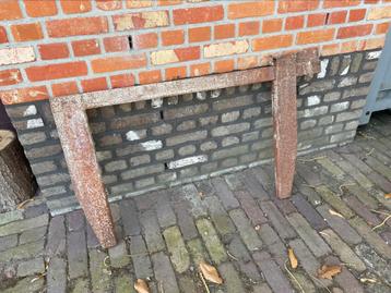 Betonklemmen beschikbaar voor biedingen