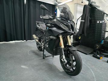 Bmw s1000xr Triple Black 2024 slechts 2820 km vol beschikbaar voor biedingen