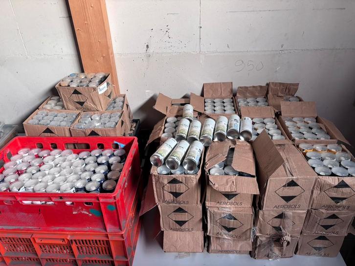 Partij spuitbussen waterbasis hobby graffiti, Doe-het-zelf en Verbouw, Verf, Beits en Lak, Nieuw, Lak, Ophalen