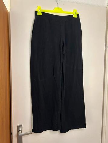 Dames straight leg joggingbroek merk Primark maat 38/40 beschikbaar voor biedingen