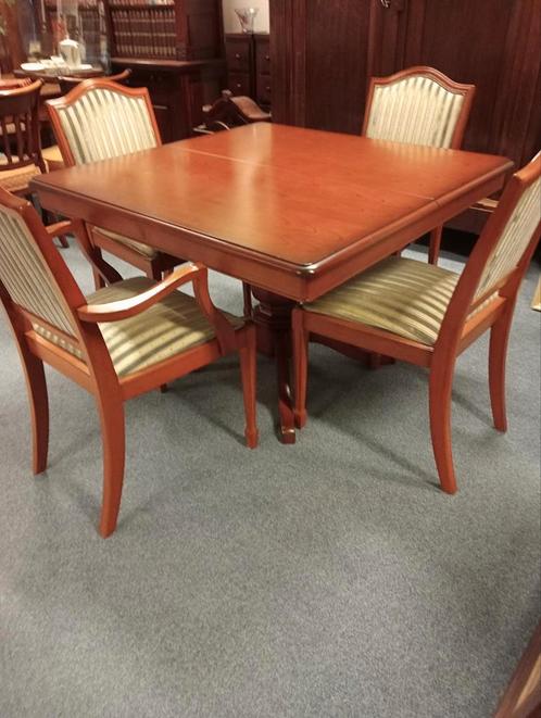 Taxus Tafel met 4 Stoelen in Nieuwstaat, Huis en Inrichting, Complete eetkamers, Zo goed als nieuw, 4 tot 6 stoelen, Ophalen of Verzenden
