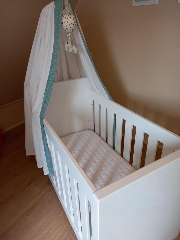 Ledikant wit, Kinderen en Baby's, Babywiegjes en Ledikanten, Zo goed als nieuw, Ledikant, Ophalen