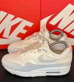 Nike Air Max 1 Football Grey mt. 37,5, Nike, Ophalen of Verzenden, Grijs, Sneakers of Gympen
