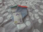 2 paar nieuwe sokjes  room/groen blauw/felzalm Hema 0-6 mnd, Kinderen en Baby's, Babykleding | Schoentjes en Sokjes, Jongetje of Meisje