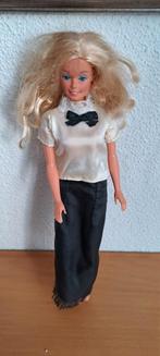 Barbie 1956 uit philippines, Verzamelen, Poppen, Ophalen of Verzenden, Zo goed als nieuw, Pop