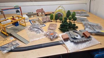 Diverse scenery voor bij H0 banen.  beschikbaar voor biedingen