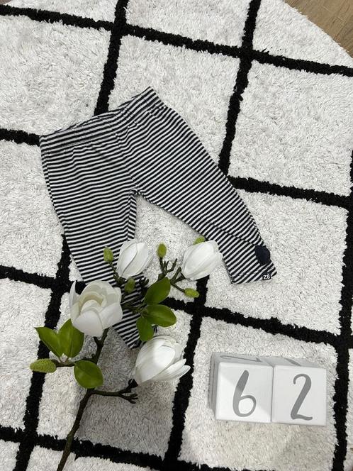 Heel goed wit grijs streep Z8 legging broek baby newborn 62, Kinderen en Baby's, Babykleding | Maat 62, Zo goed als nieuw, Jongetje of Meisje