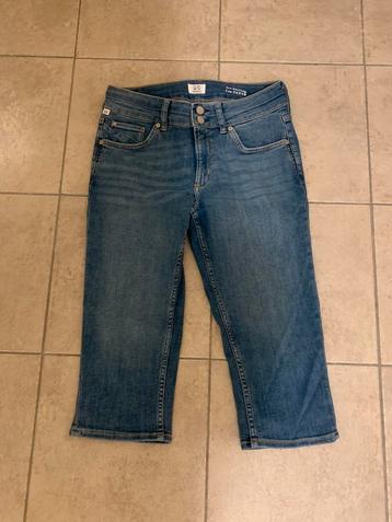 Capri jeans QS. Confectiemaat 36 beschikbaar voor biedingen