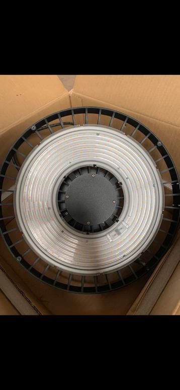 5x GEWISS ELIA HL 200W LED Highbay – NIEUW in doos beschikbaar voor biedingen