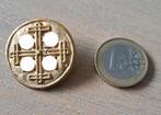 Winterhulp Duitsland Gouden bracteaat, Ophalen