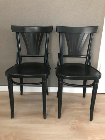 Twee café stoelen zwart beschikbaar voor biedingen