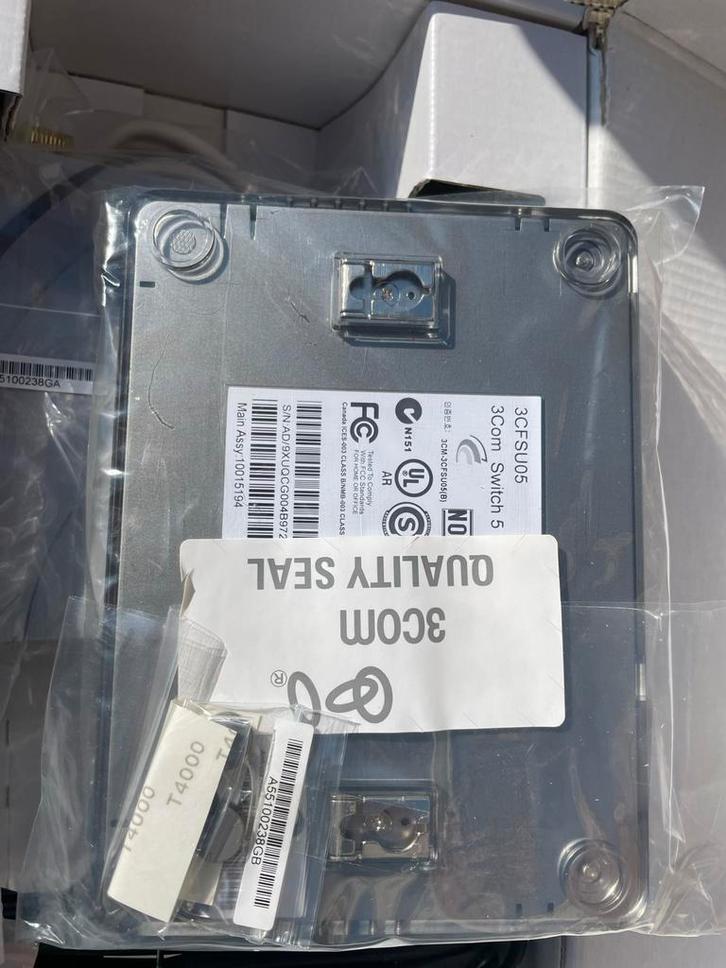 Nieuwe 3Com Switch 5 (3CFSU05) - Netwerk Switch, Computers en Software, Netwerk switches, Nieuw, Ophalen of Verzenden