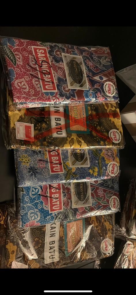 Batik sarong 100% katoen, Hobby en Vrije tijd, Stoffen en Lappen, Nieuw, Katoen, 120 cm of meer, Verzenden