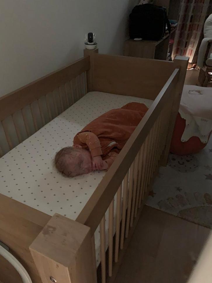 Baby ledikant incl matras en beddengoed, Kinderen en Baby's, Babywiegjes en Ledikanten, Zo goed als nieuw, Ledikant, Ophalen