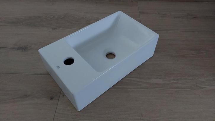 Fontein keramiek Ben Stelvio GSI, Doe-het-zelf en Verbouw, Sanitair, Nieuw, Wastafel, Ophalen