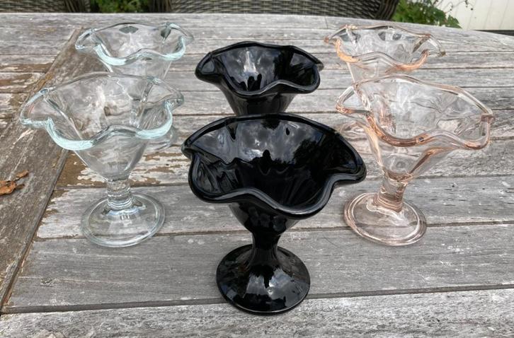 IJSCOUPE GLAZEN 6 STUKS 3 KLEUREN, Huis en Inrichting, Keuken | Servies, Zo goed als nieuw, Glas of Glazen, Overige stijlen, Glas