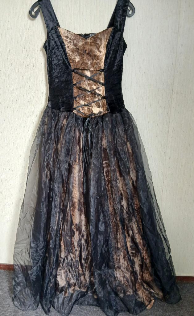 Laughing vampire gothic prom dress M L, Hobby en Vrije tijd, Kostuums, Theaterbenodigdheden en LARP, Zo goed als nieuw, Pak of Jurk