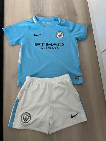 Nike Manchester City pakje maat 110-116 beschikbaar voor biedingen