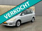 Toyota Avensis Verso 2.0i Linea Luna 7 PERSOONS+NAVI+AIRCO+C, Voorwielaandrijving, 1998 cc, Stof, Zwart