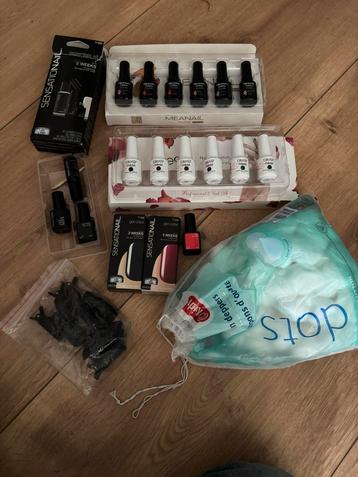 Gel nagellak, coating en diverse kleuren en accessoires beschikbaar voor biedingen