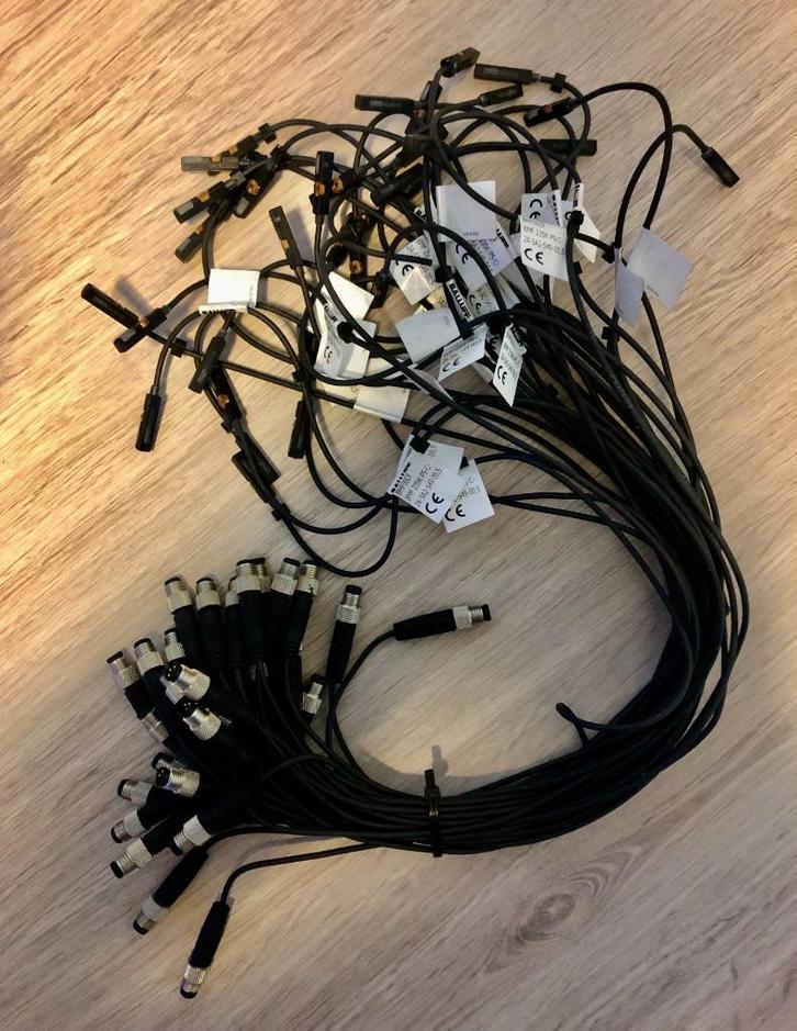 BALLUFF - Naderingsschakelaar - Reedcontact - Reed contact, Hobby en Vrije tijd, Elektronica-componenten, Zo goed als nieuw, Ophalen of Verzenden