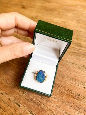 Gouden ring met Spectroliet beschikbaar voor biedingen