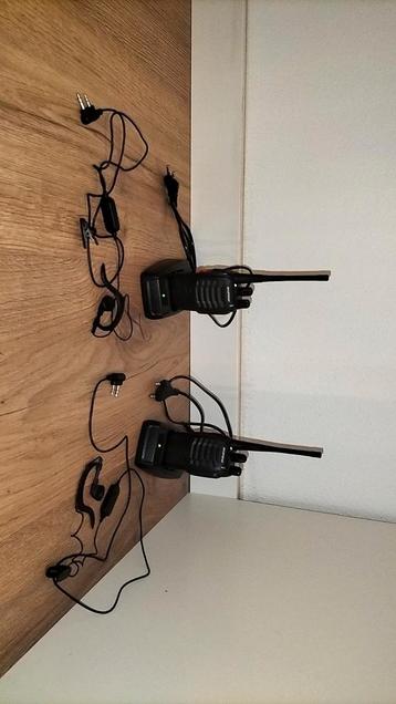 Set van 2 Portofoons met Accessoires beschikbaar voor biedingen