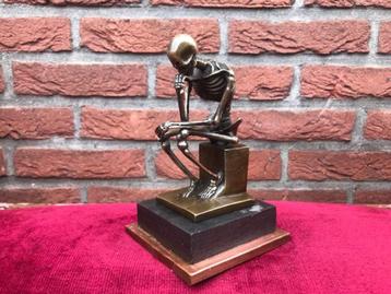 bronzen beeld, de denker/ le penseur als skelet beschikbaar voor biedingen