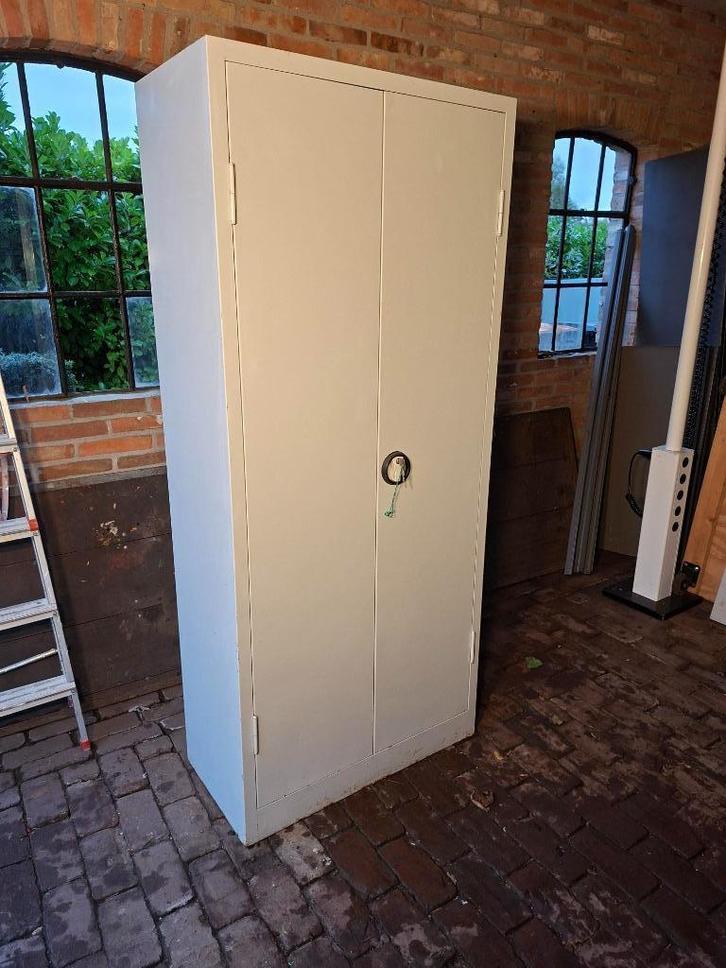 Goede metalen archiefkast/ werkplaatskast met sleutels!, Huis en Inrichting, Kasten | Roldeurkasten en Archiefkasten, Gebruikt