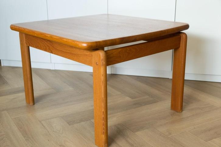 Deense Mid century vintage salontafel van Burchard-Nielsen, Huis en Inrichting, Tafels | Salontafels, Zo goed als nieuw, 50 tot 75 cm
