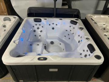 Balboa Jacuzzi 5 persoons Incl. Garantie beschikbaar voor biedingen