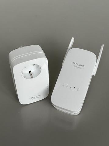 TP-LINK WPA8630 AV1200 Gigabit Powerline AC Wi-Fi Kit