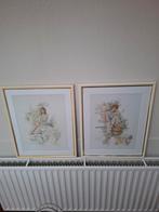 2 lijsten met borduurwerk. 2 zittende vrouwen., Ophalen of Verzenden, Hout, Minder dan 50 cm, Minder dan 50 cm