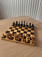 Schaakspel, inklapbaar houten schaakbord met schaakstukken, Hobby en Vrije tijd, Gezelschapsspellen | Bordspellen, Een of twee spelers