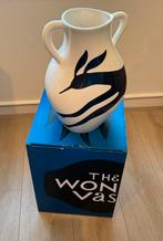 By Parra - The Wonky Vase: A Runner, Antiek en Kunst, Kunst | Designobjecten, Ophalen of Verzenden