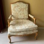 Franse Louis XV stijl fauteuil stoel beige, Antiek en Kunst, Antiek | Meubels | Stoelen en Banken, Ophalen