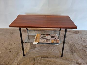 Vintage lectuurhouder krantenbak bijzettafel mid century 

 beschikbaar voor biedingen
