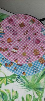 2 diner borden 27cm cupcakes, Ophalen, Zo goed als nieuw, Overige stijlen, Bord(en)