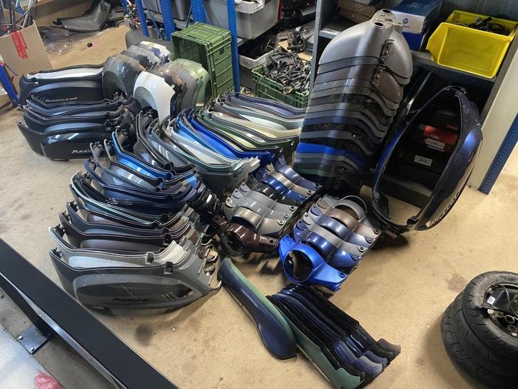 Grote partij SYM Fiddle 2 kappen / kapdelen / onderdelen, Motoren, Tuning en Styling, Ophalen of Verzenden