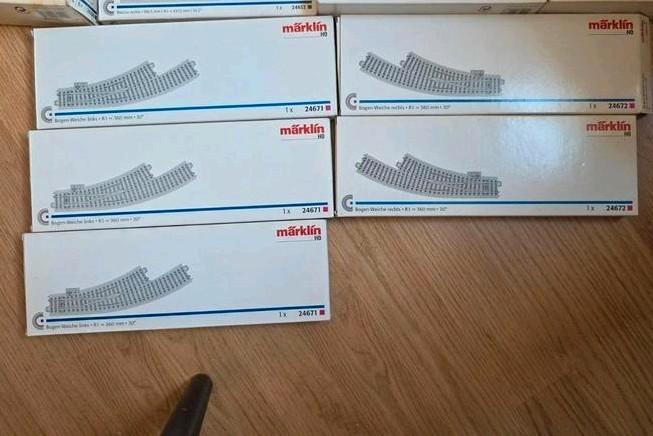 Märklin 24672 en 24671 5x Gebogen Wissel C-Rail Partij, Hobby en Vrije tijd, Modeltreinen | H0, Zo goed als nieuw, Rails, Wisselstroom