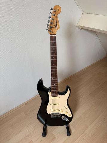 Squier Stratocaster - Zwart/Wit beschikbaar voor biedingen