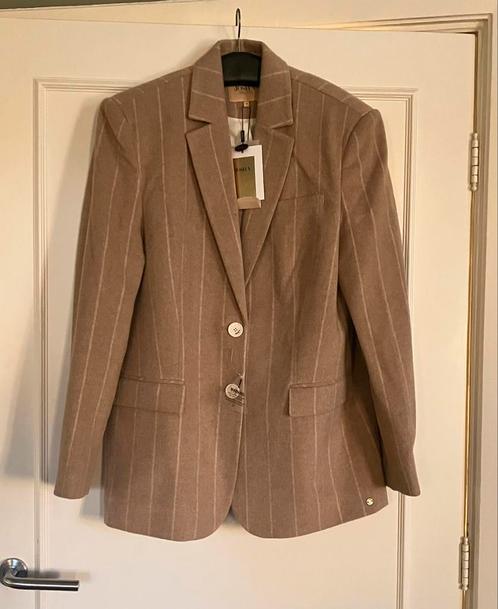 Niew Caramel, Ecru JoshV, Josh V Sadie blazer, jasje in M., Kleding | Dames, Jasjes, Kostuums en Pakken, Nieuw, Jasje, Maat 38/40 (M)