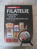 Basisboek Filatelie: hét boek voor de postzegelverzamelaar, Boeken, Ophalen of Verzenden, Zo goed als nieuw, Overige onderwerpen