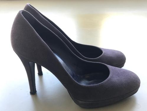 Martina Novelli suede peep toe pumps - 39, Kleding | Dames, Schoenen, Zo goed als nieuw, Pumps, Overige kleuren, Ophalen of Verzenden