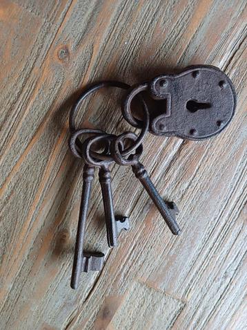 Gietijzeren sleutelbossen decoratie 3 stuks. beschikbaar voor biedingen