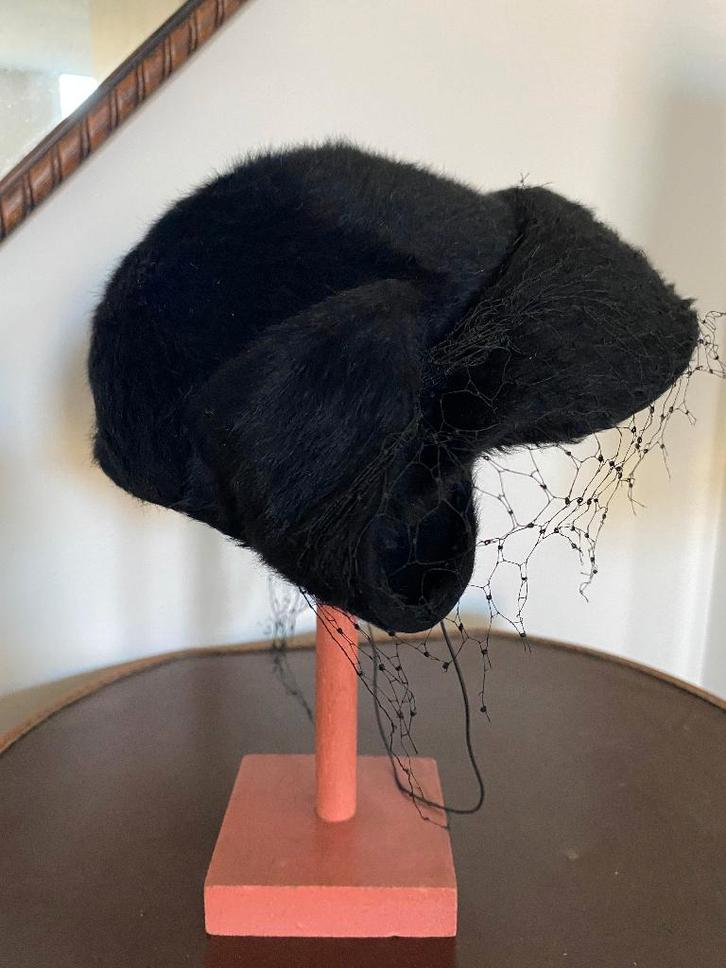 Vintage dameshoedje, jaren 50 hoed, Caprice, Fifties, zwart, Antiek en Kunst, Antiek | Kleding en Accessoires, Dames, Ophalen of Verzenden